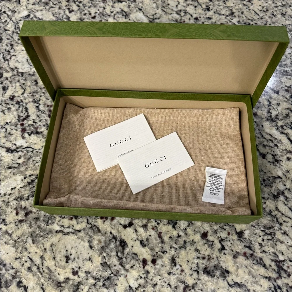 Gucci Purse Wallet with strap - Picture 9 of 12